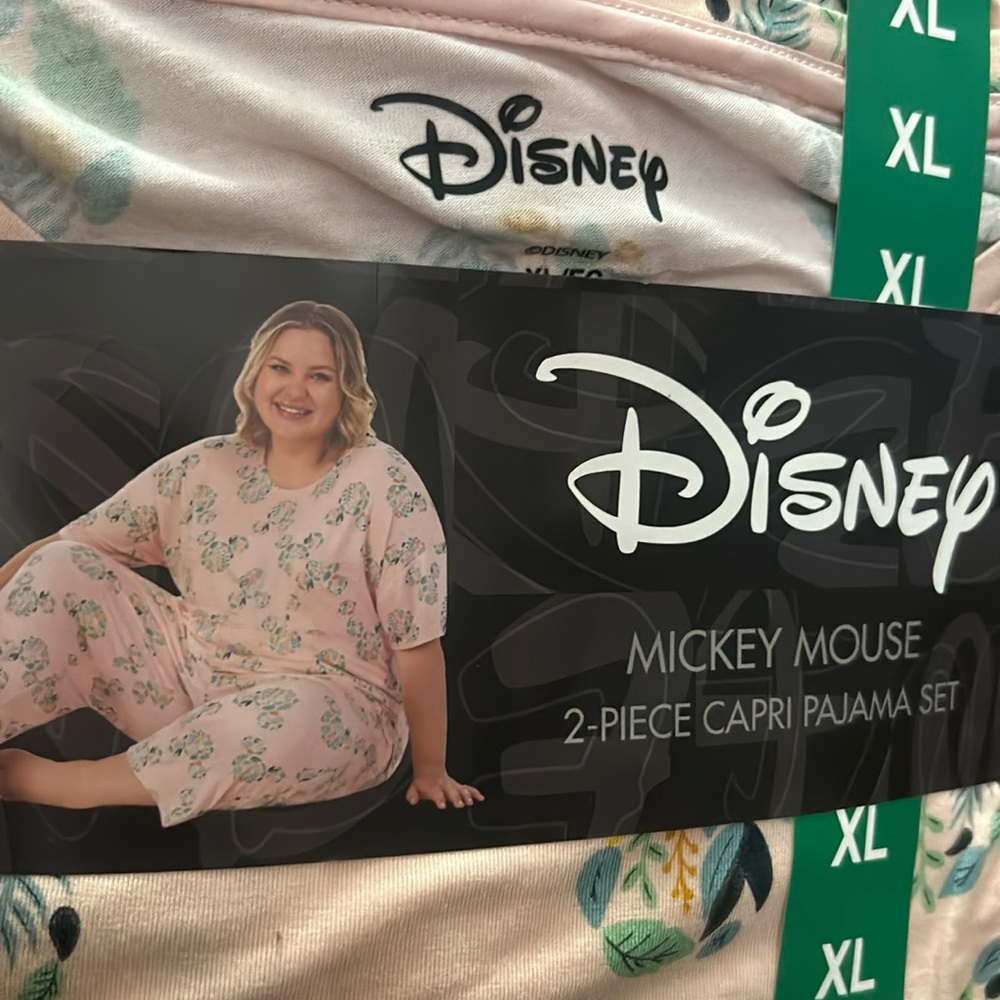 Disney Mickey Mouse 2-Piece Capri Pajama Set Size XL NWT - Picture 2 of 6